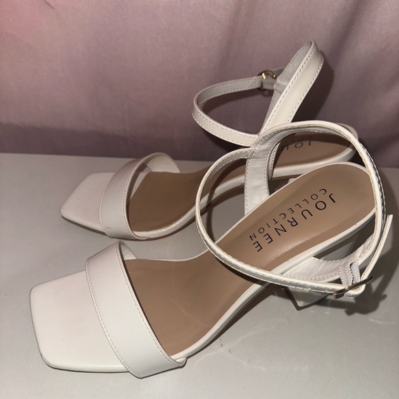 Journee Collection White Heels with Ankle Strap sz 8 - Picture 2 of 4